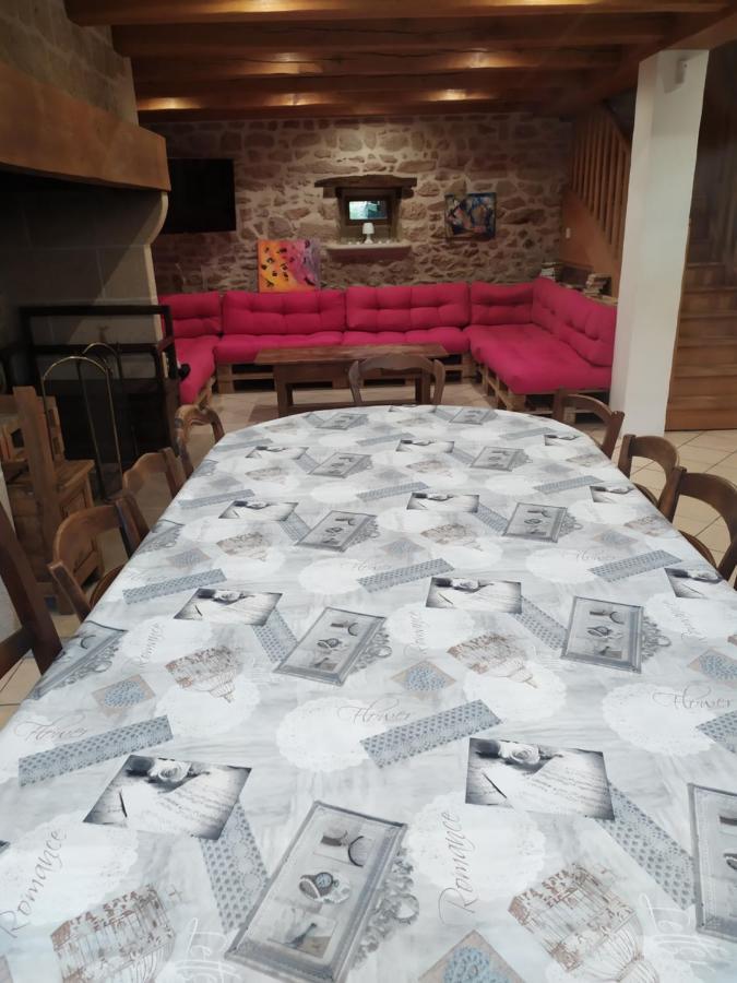 La grange de Salvaneix Gîte pour 15 personnes 7 chambres avec 6 sdb-6wc Sarran Extérieur photo